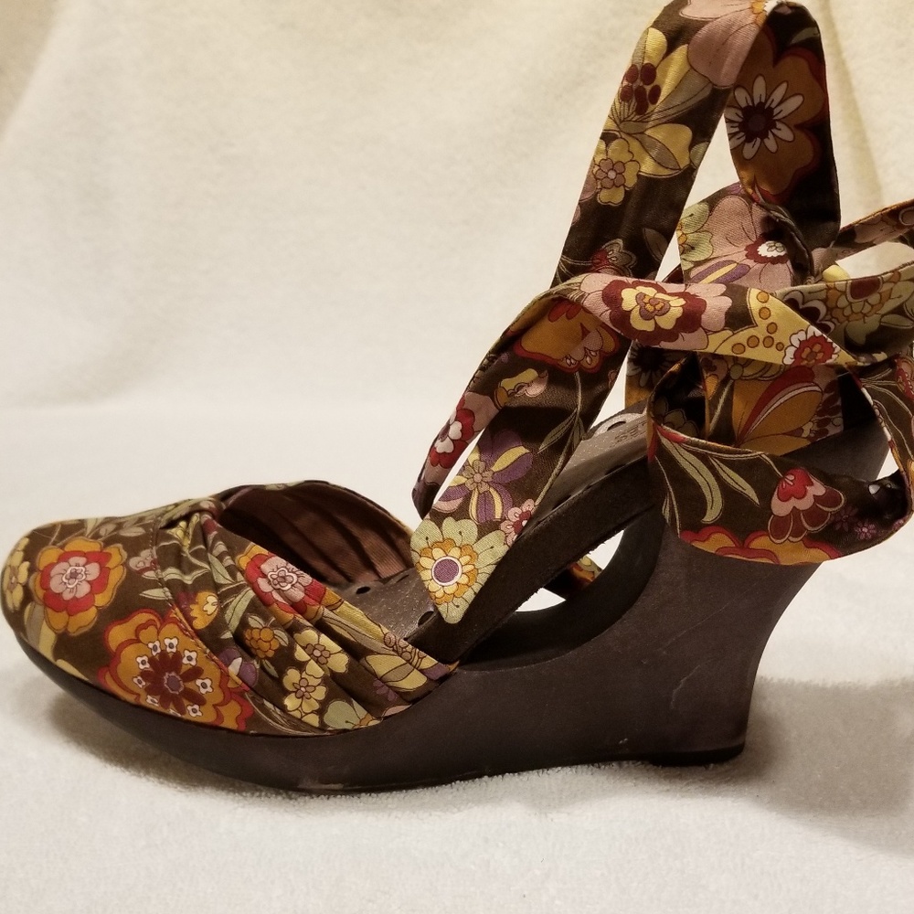 Seychelles "Power Yoga" Wedges